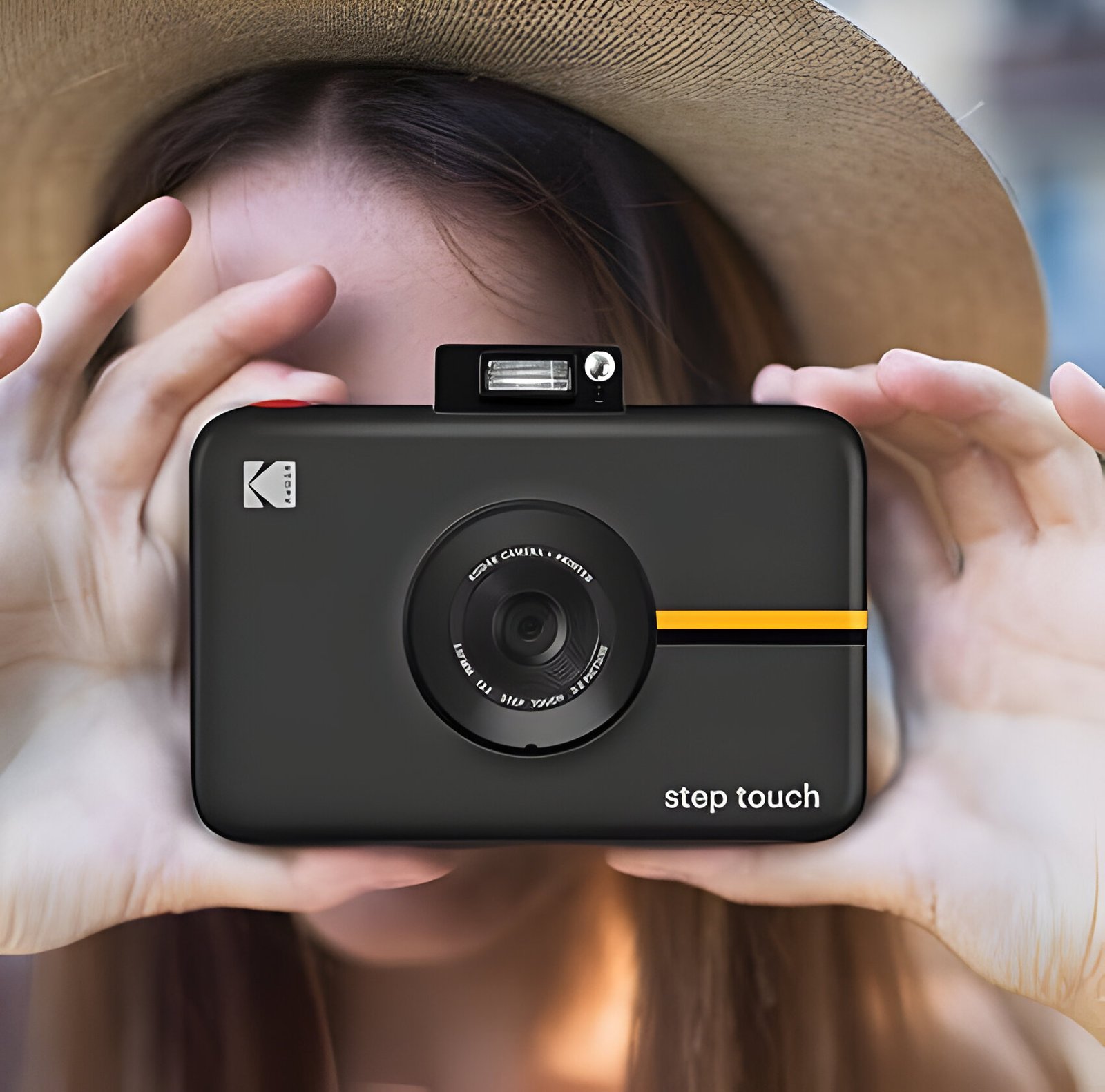 KODAK Step Touch | Camara digital de 13 MP e impresora instantanea con pantalla de 3,5", video de alta definición, zoom optico de 10x, suite de edicion, Bluetooth y tinta cero ZINK.